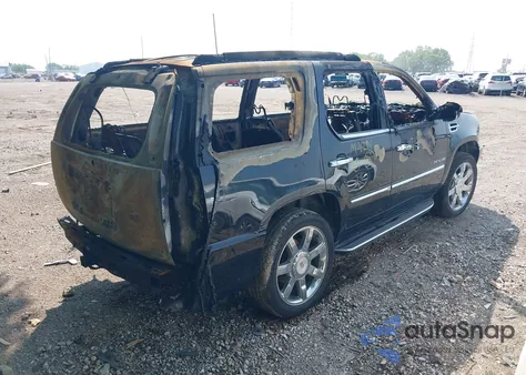 2013 Cadillac Escalade Luxury z USA, uszkodzony, nr VIN 1GYS4BEF7DR252152